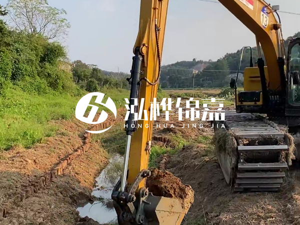 陜西松木樁廠家泓樺錦嘉-松木樁尾徑測(cè)量從哪個(gè)位置開(kāi)始算？